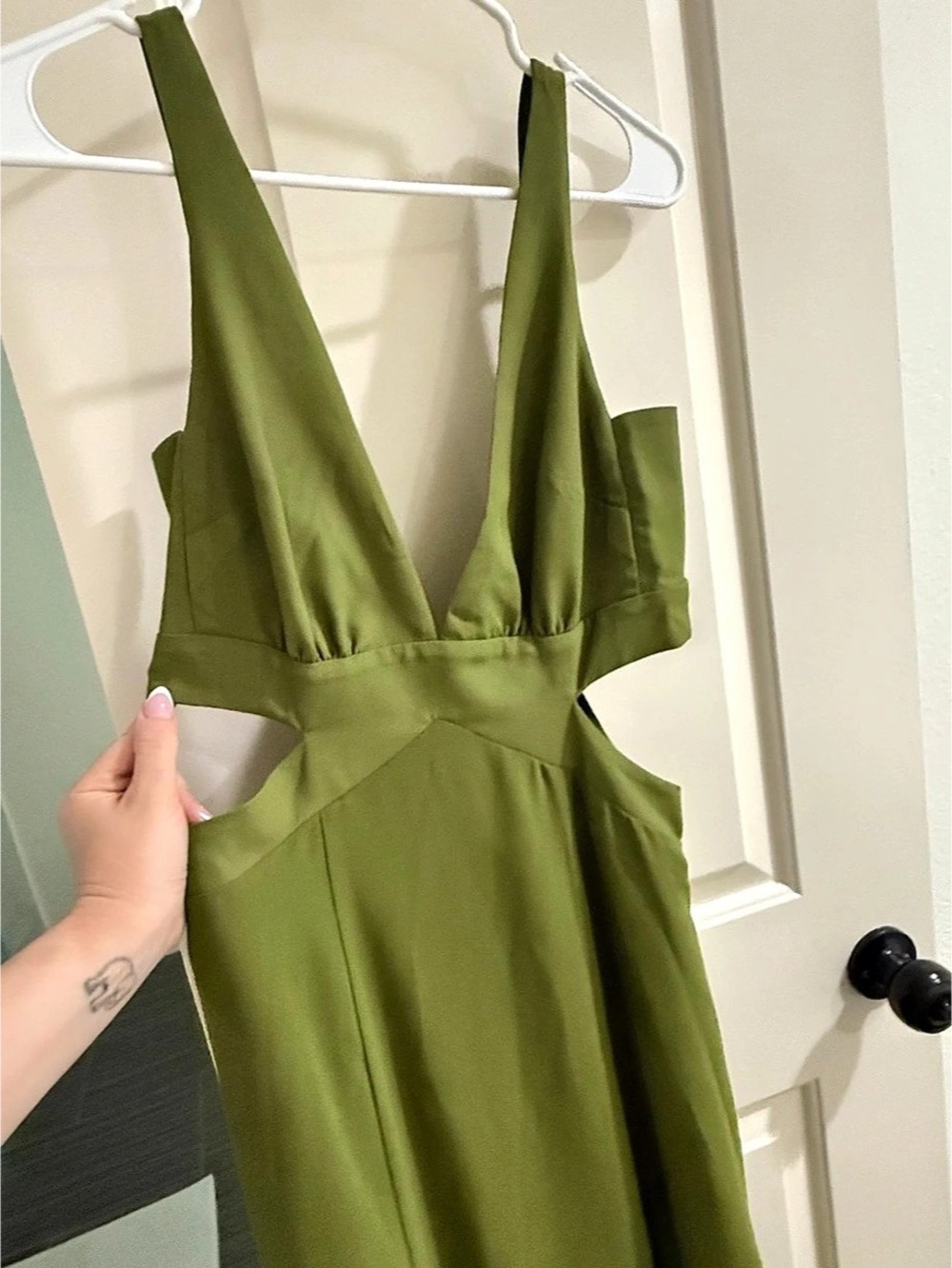 Show Me Your Mumu Olive Green Cutout Maxi Dress - NWT! - Picture 4 of 5